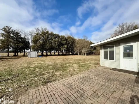 108 Roy El Road Wapello IA 52653