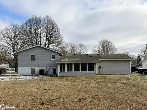 108 Roy El Road Wapello IA 52653