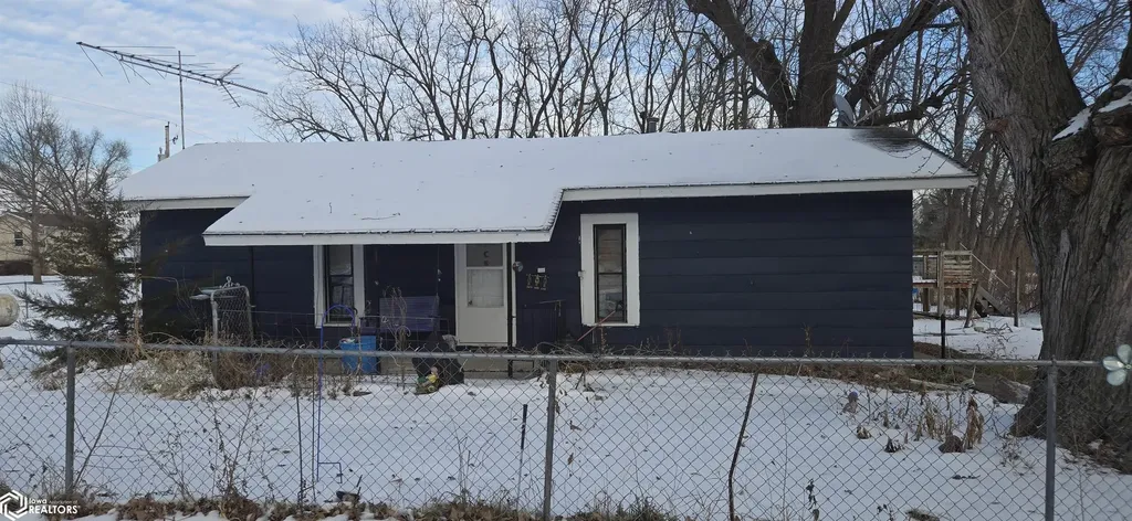1666 Bridge Street Albia IA 52531