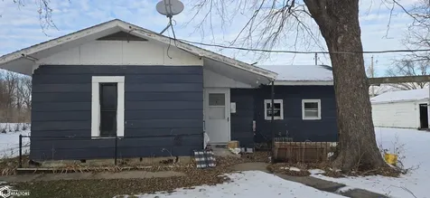 1666 Bridge Street Albia IA 52531