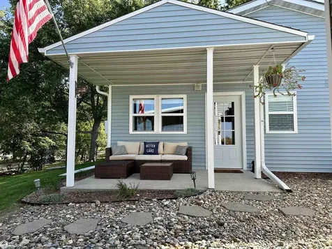 5090 County Public Road Brooklyn IA 52211