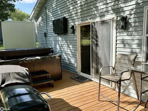 5090 County Public Road Brooklyn IA 52211