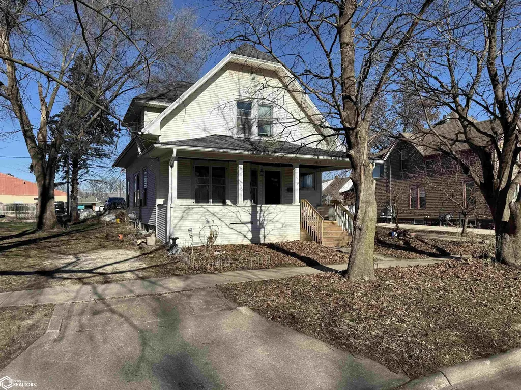1510 14th Avenue Eldora IA 50627