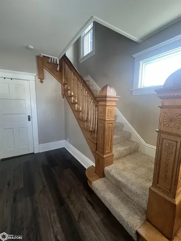 505 W Pershing Drive Brooklyn IA 52211