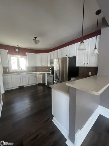 505 W Pershing Drive Brooklyn IA 52211