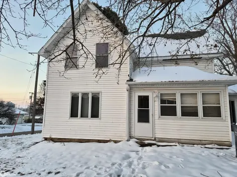 418 4th Street Victor IA 52347