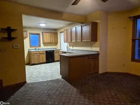 418 4th Street Victor IA 52347