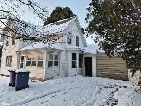 418 4th Street Victor IA 52347