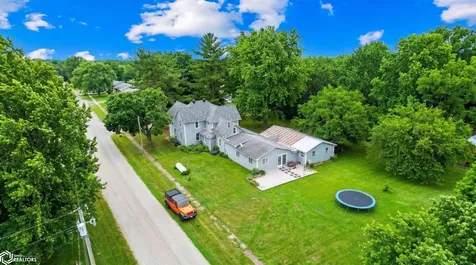 201 S Adams Street Olds IA 52647