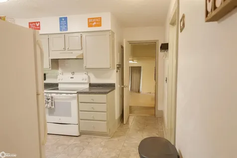 201 S Adams Street Olds IA 52647
