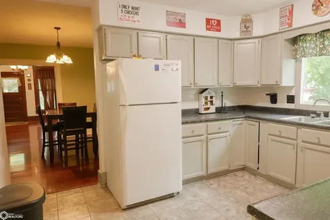 201 S Adams Street Olds IA 52647