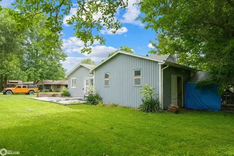 201 S Adams Street Olds IA 52647