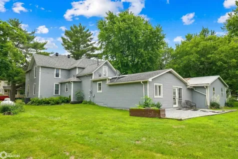 201 S Adams Street Olds IA 52647