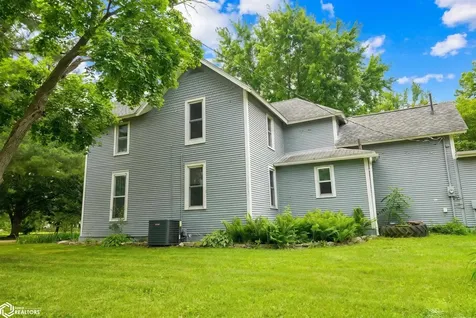 201 S Adams Street Olds IA 52647