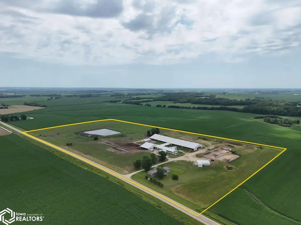 1350 Waubeek Road Central City IA 52214