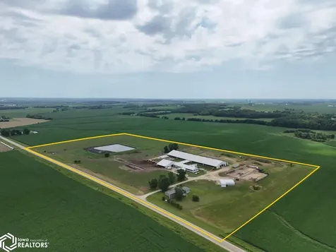 1350 Waubeek Road Central City IA 52214