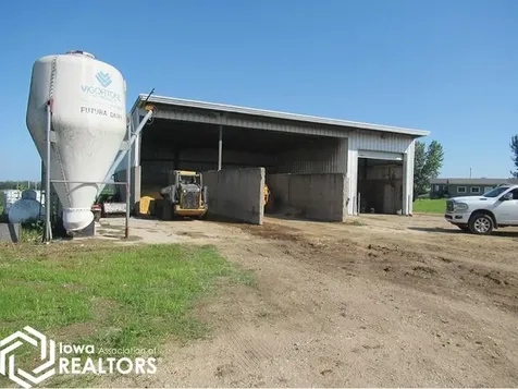 1350 Waubeek Road Central City IA 52214