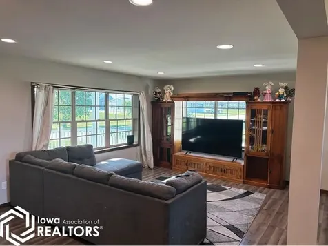 1350 Waubeek Road Central City IA 52214