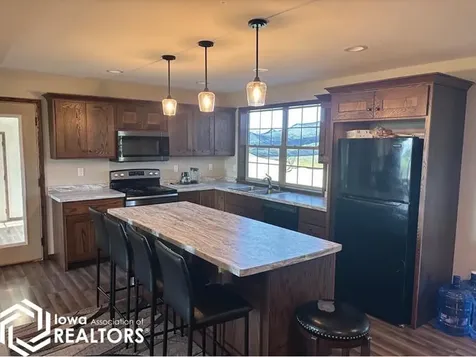 1350 Waubeek Road Central City IA 52214