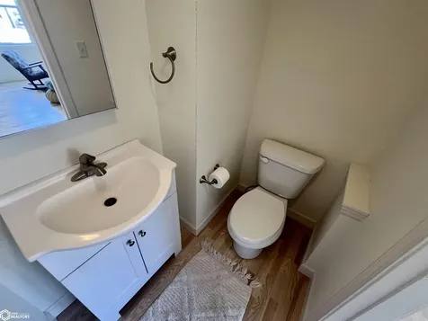 2142 Diamond Lane Fairfield IA 52556
