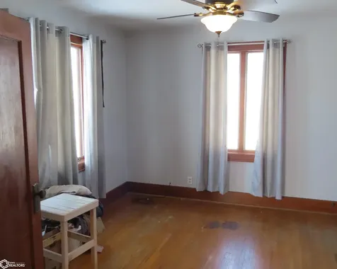 611 Broadway Street Brooklyn IA 52211