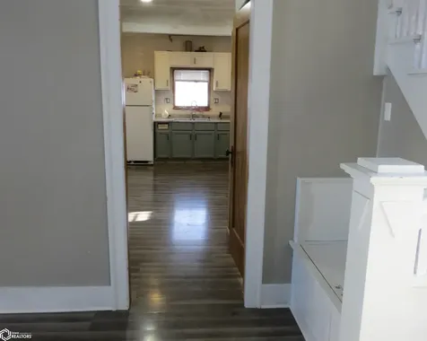 611 Broadway Street Brooklyn IA 52211