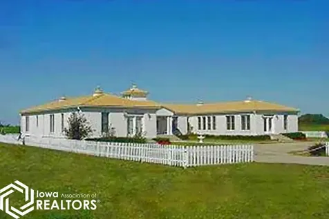 2000 Mansion Drive Fairfield IA 52556