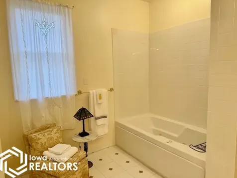2000 Mansion Drive Fairfield IA 52556