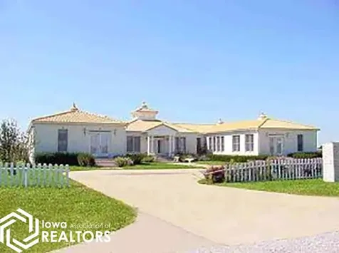 2000 Mansion Drive Fairfield IA 52556