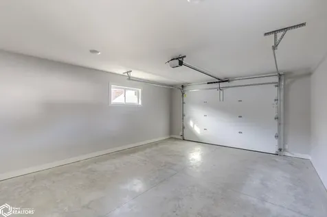 138 25th Street SW Mason City IA 50401