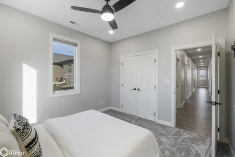 1757 S Illinois Avenue Mason City IA 50401