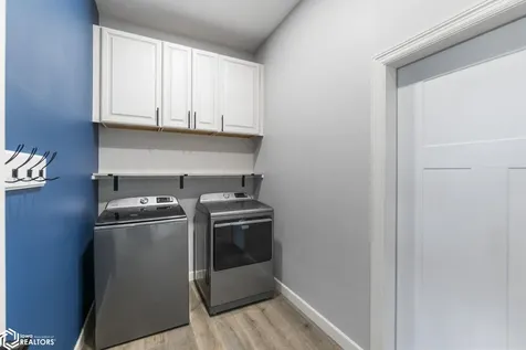 1757 S Illinois Avenue Mason City IA 50401