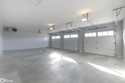 1757 S Illinois Avenue Mason City IA 50401