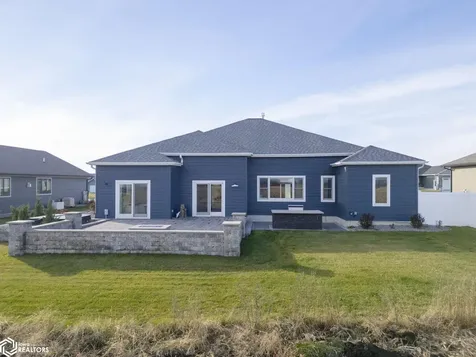 1757 S Illinois Avenue Mason City IA 50401