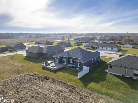 1757 S Illinois Avenue Mason City IA 50401