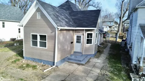 126 S Cooper Avenue Ottumwa IA 52501