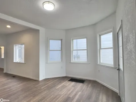 126 S Cooper Avenue Ottumwa IA 52501
