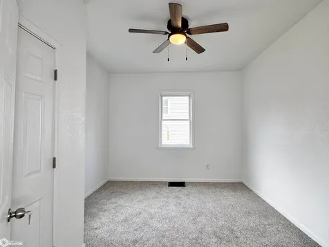 126 S Cooper Avenue Ottumwa IA 52501