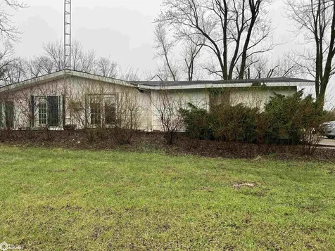 3704 Whispering Lane Keokuk IA 52632
