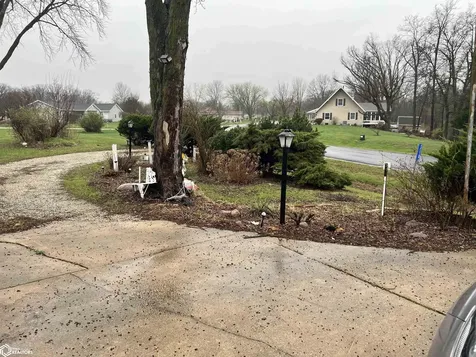 3704 Whispering Lane Keokuk IA 52632