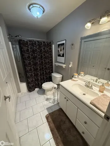 338 Gratton Street Burlington IA 52601
