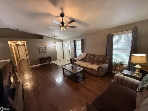 338 Gratton Street Burlington IA 52601