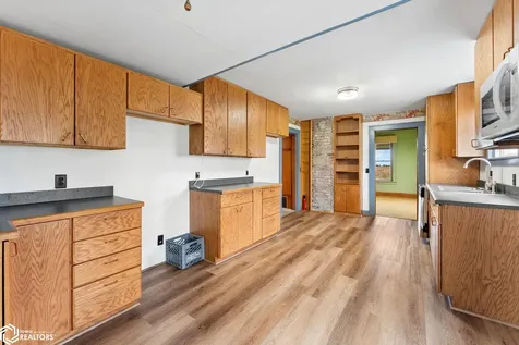 1549 S Iowa Avenue Washington IA 52353