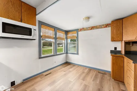 1549 S Iowa Avenue Washington IA 52353