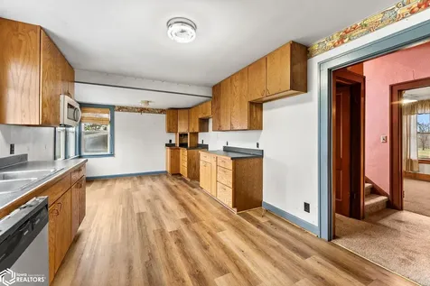 1549 S Iowa Avenue Washington IA 52353