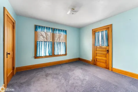 1549 S Iowa Avenue Washington IA 52353