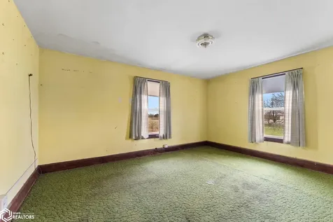 1549 S Iowa Avenue Washington IA 52353