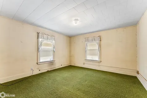 1549 S Iowa Avenue Washington IA 52353