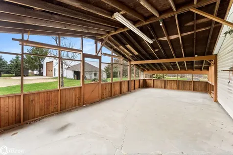 1549 S Iowa Avenue Washington IA 52353