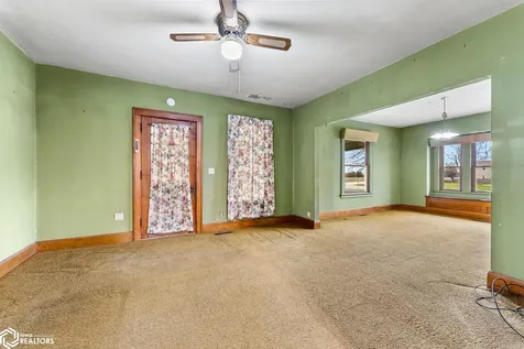 1549 S Iowa Avenue Washington IA 52353